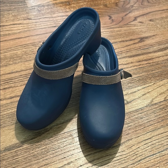 CROCS Shoes - Crocs | Sarah Navy Mules Clogs W Brown Suede Strap Comfort-size 9